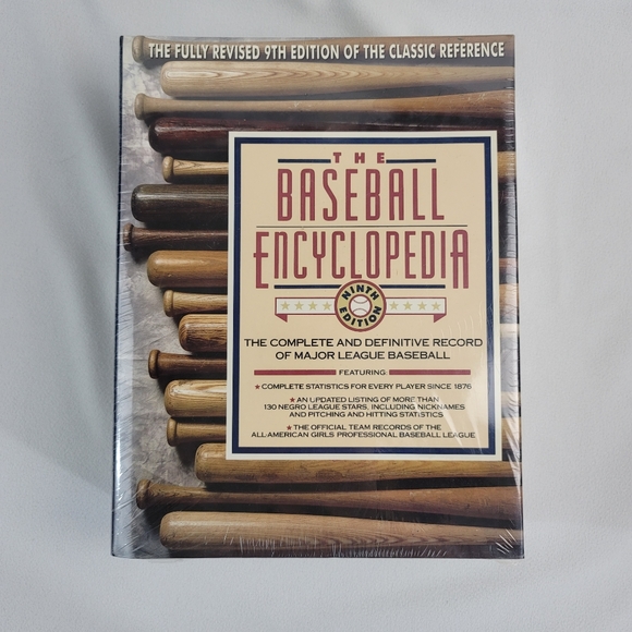 MacMillan Accents The Baseball Encyclopedia Fully Revised 9th